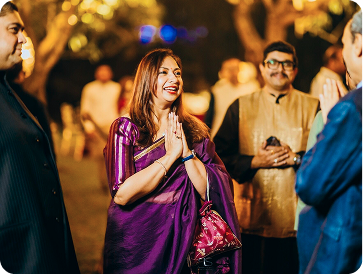 Guests meeting at an Aquilaw event