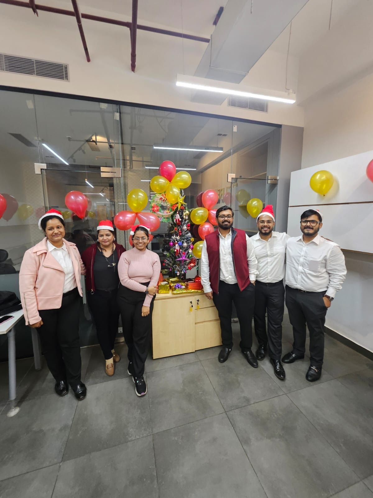AQUILAW celebrates it’s legendary traditional Christmas Tea Party and absolutely super fun Secret Santa in the 4 offices - Delhi, Mumbai, Bhubaneswar & Kolkata spreading happiness, wishing good health & prosperity.